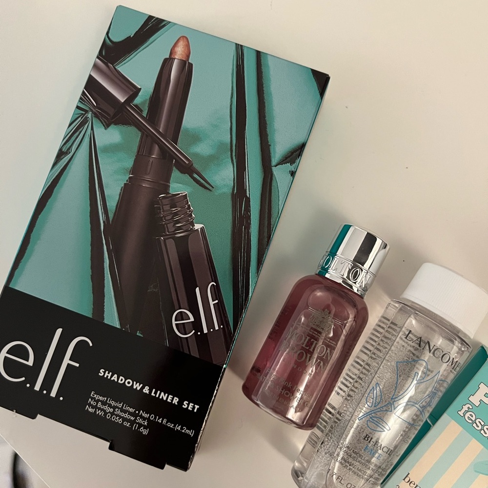 Makeup bundle - Picture 2 of 3